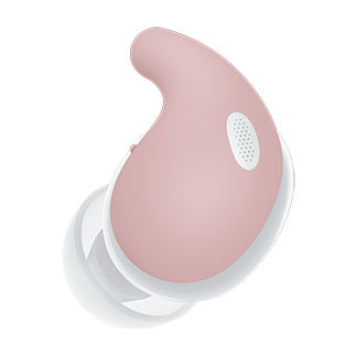 Бела слушалка LinkBuds Fit со розов прицврстувач за воздушно вметнување.