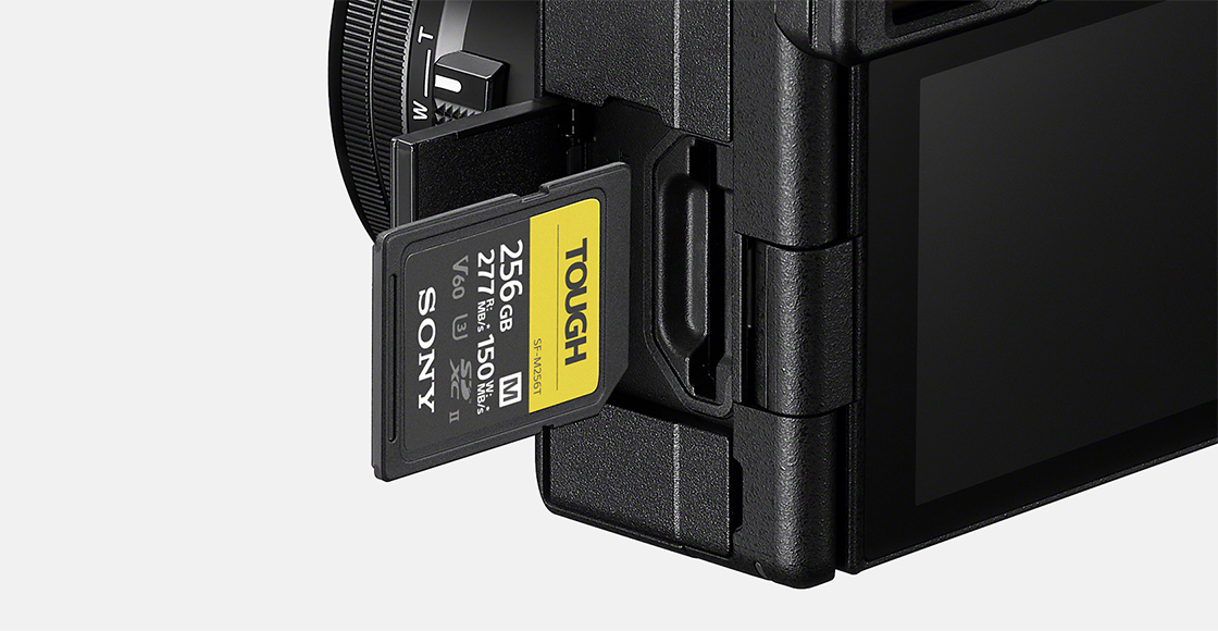 Слика од отвор за картички со SD-мемориска картичка